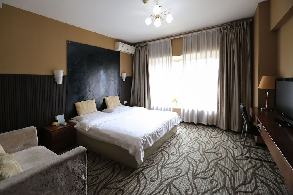 undefined IF Hotel 9