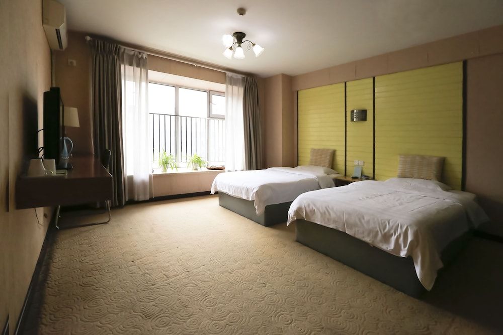 undefined IF Hotel 5