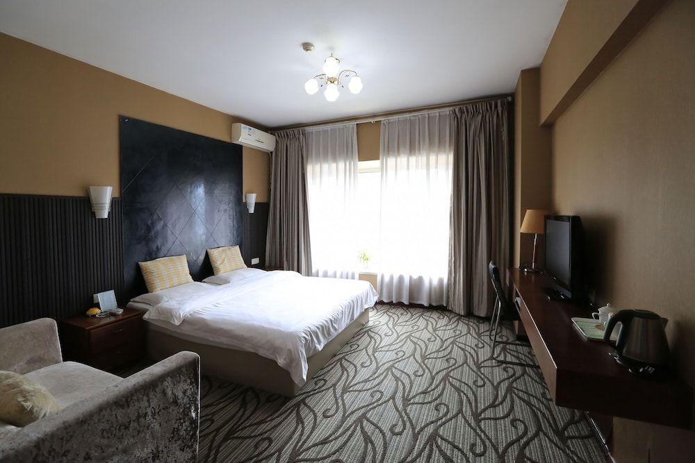 undefined IF Hotel 10