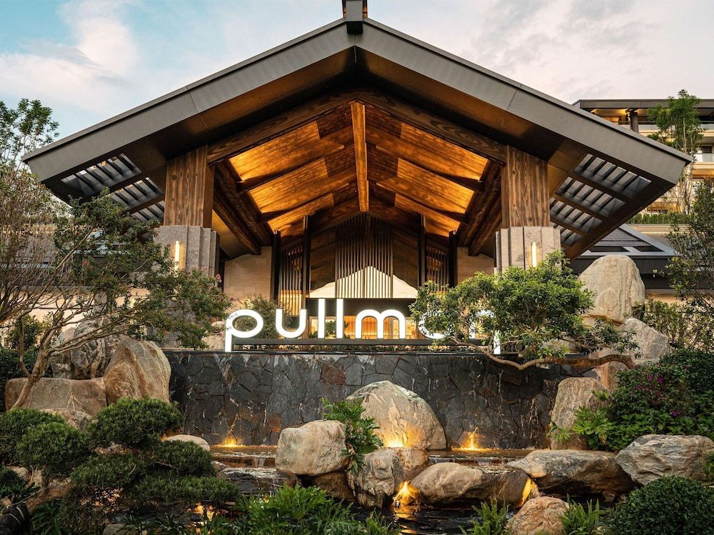 Pullman Yuxi Falcon