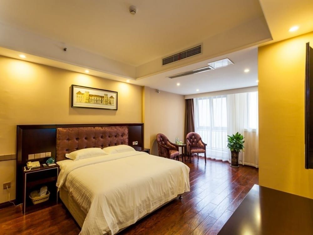 Superior Room, 1 King Bed