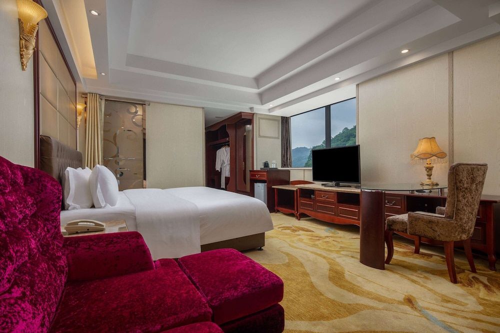 Room, 1 King Bed, Non Smoking, Balcony