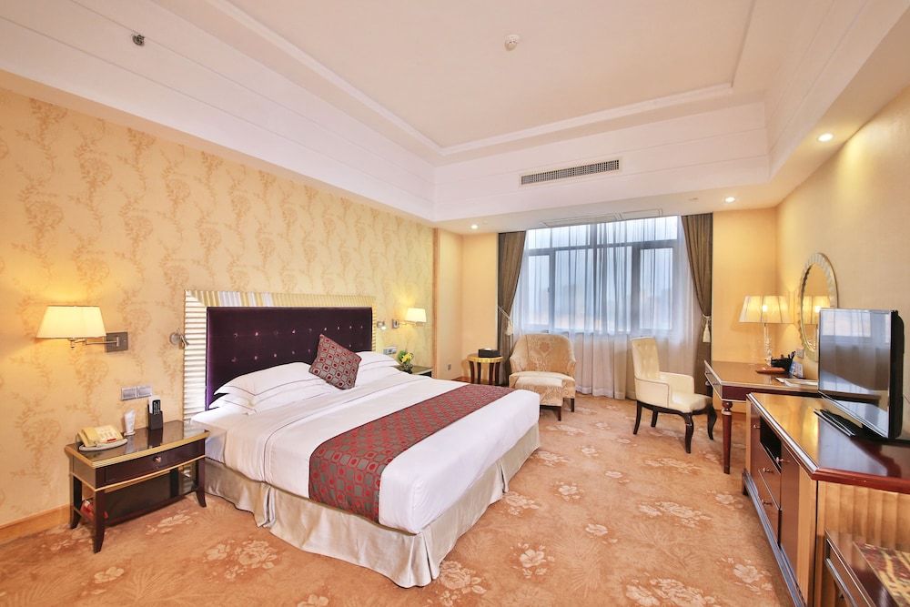 Xinhui Country Garden Phoenix Hotel Superior Double Room, City View 7