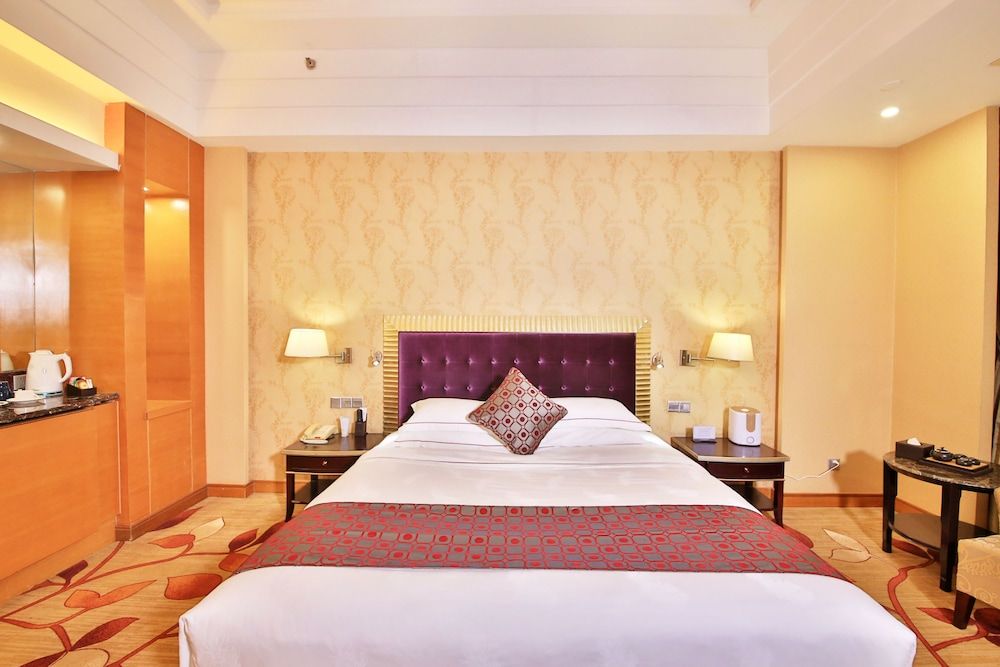 Xinhui Country Garden Phoenix Hotel Superior Double Room, City View 4