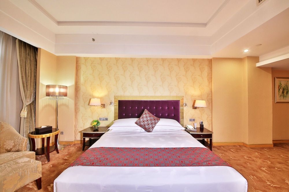 Xinhui Country Garden Phoenix Hotel Superior Double Room, City View 3