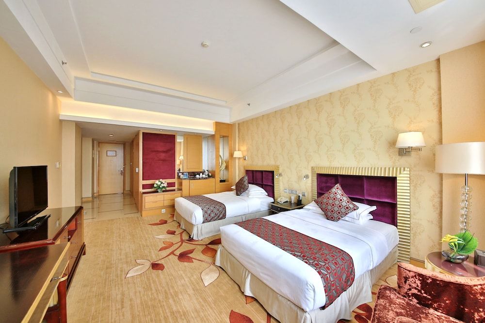 Xinhui Country Garden Phoenix Hotel Superior Twin Room, City View