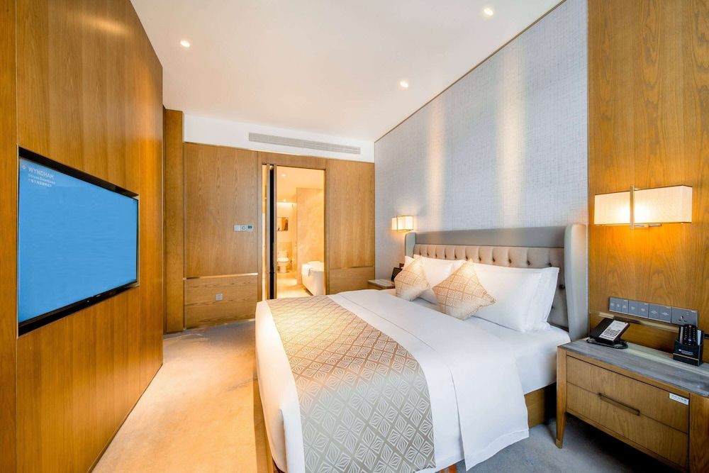 Deluxe Suite, 1 King Bed, Non Smoking