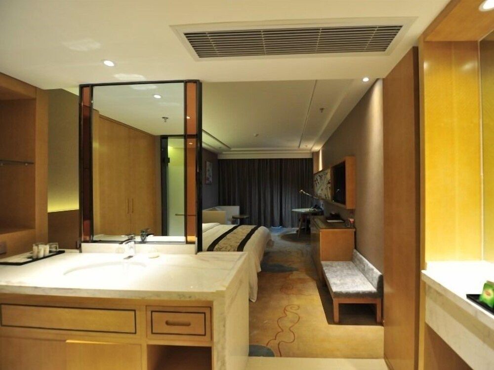 Superior Room, 1 King Bed