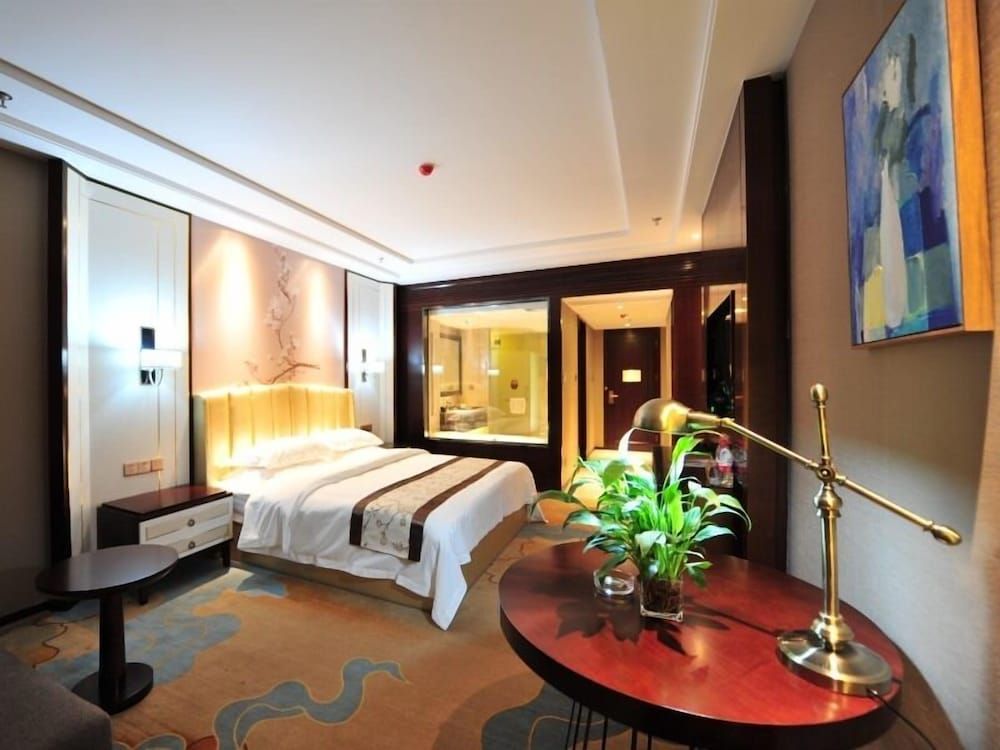 Deluxe Room, 1 King Bed