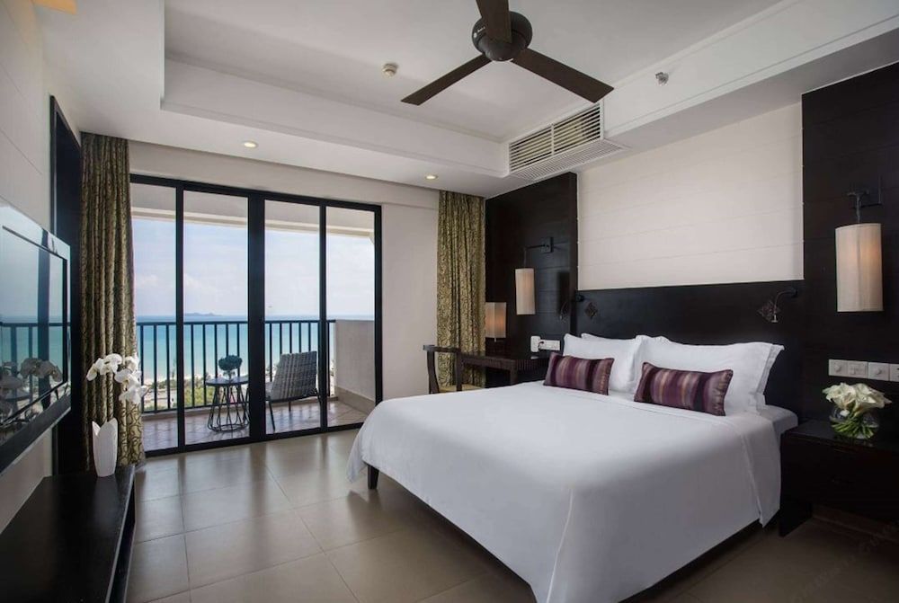 Deluxe Suite, 2 Bedrooms, Smoking, Ocean View