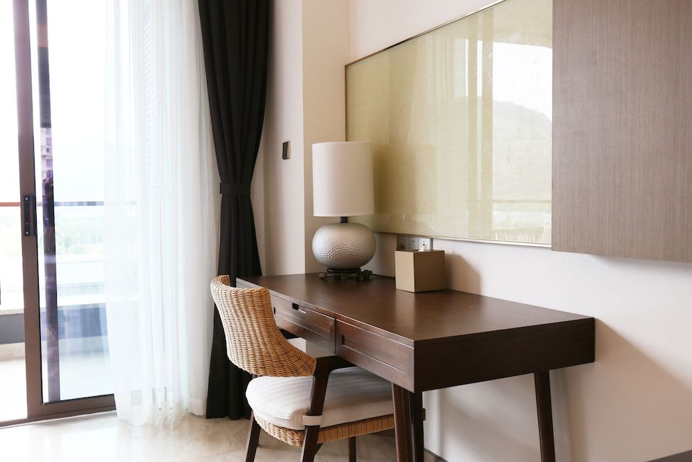 Superior Room, 1 King Bed, Balcony, Bay View