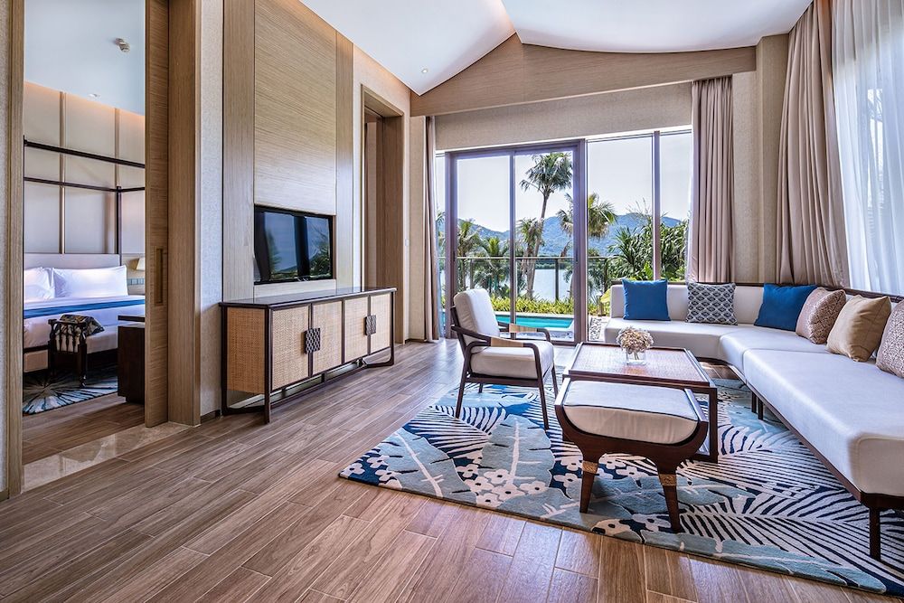 Superior Jacuzzi Villa
