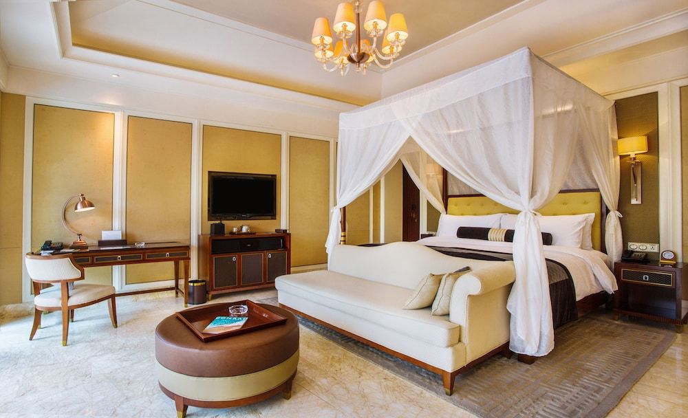 Grand 3 Bedroom Garden View Pool Villa
