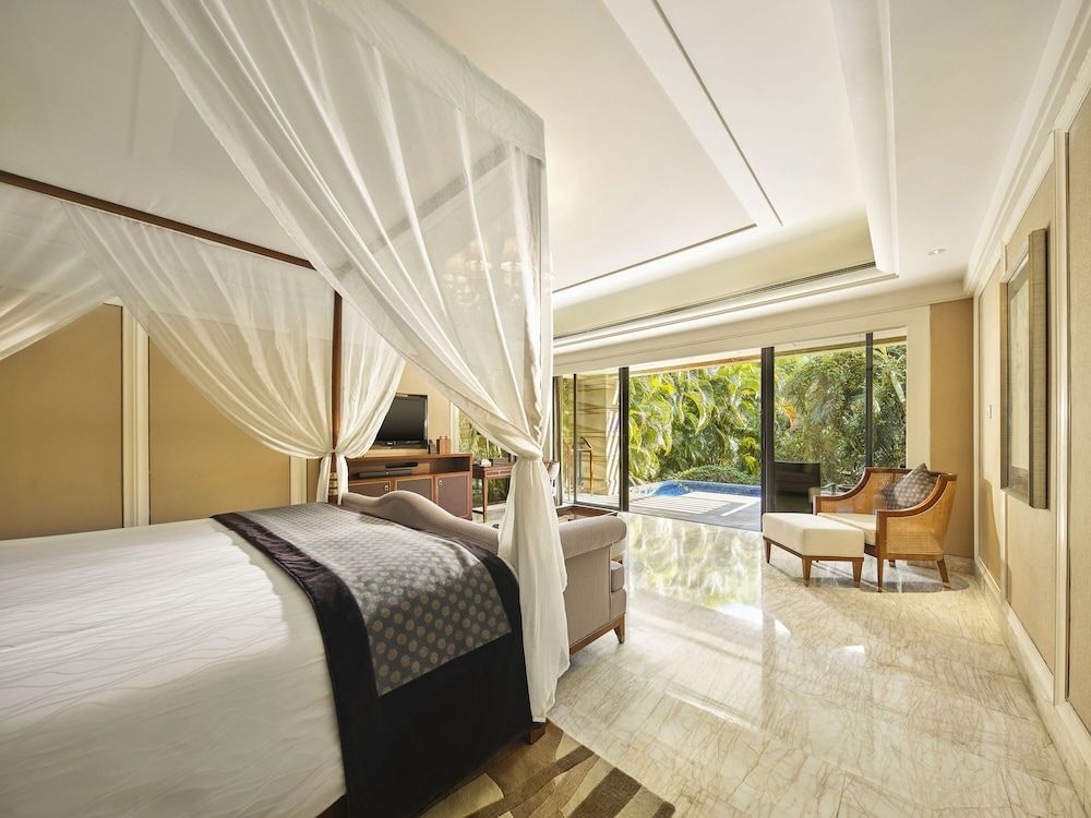 Family Pool Villa