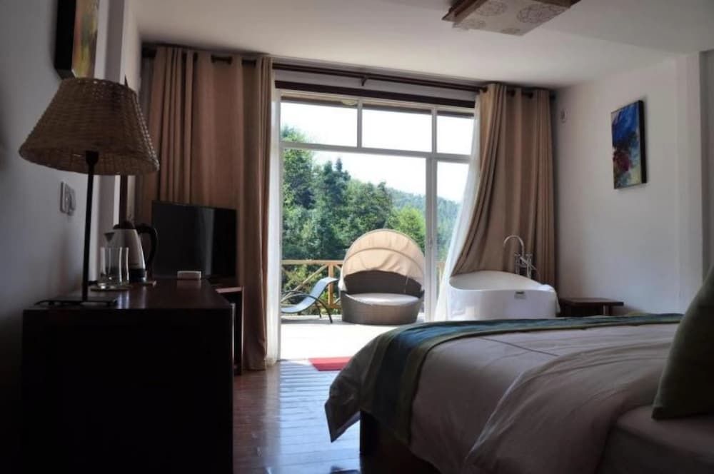 Signature Suite