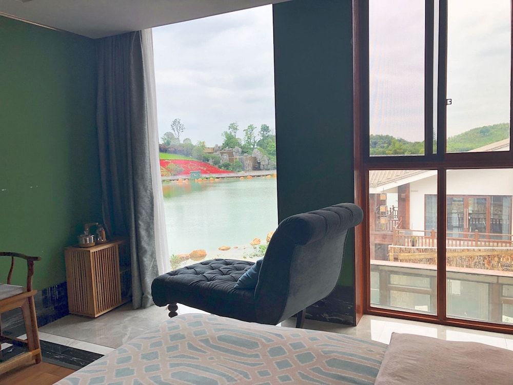 Design Double Room (E)