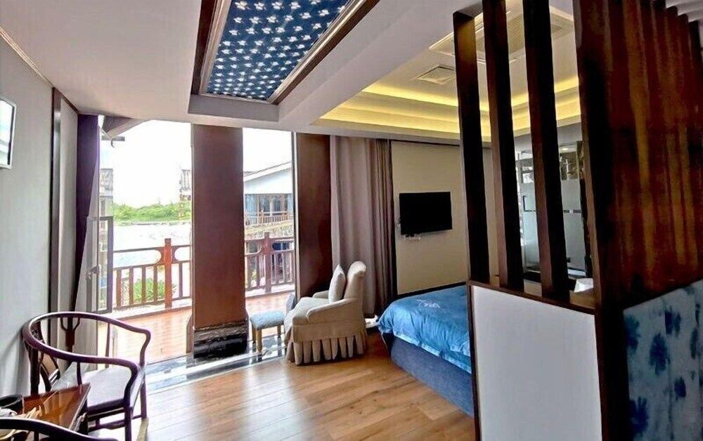 Design Double Room (F)