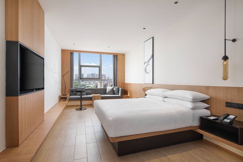Superior Room, 1 King Bed