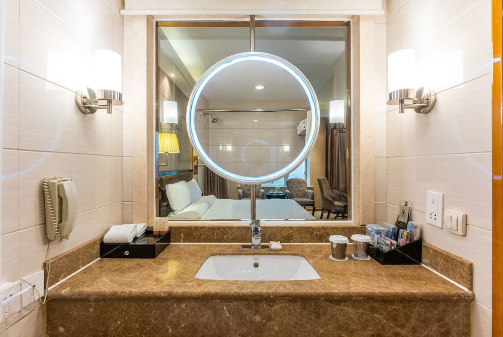 Yun-Zen Century Hotel Signature Double Room 4