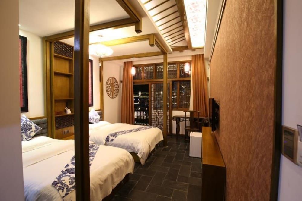 Ms.Yang's Guest House Deluxe Twin Room, River View 2