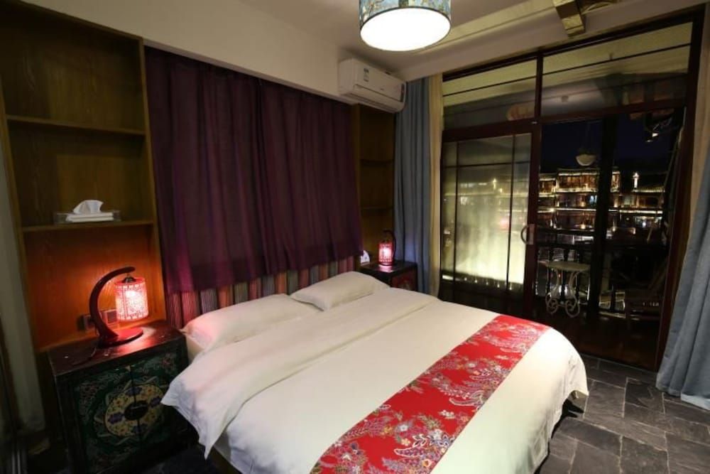 Ms.Yang's Guest House Deluxe Double Room, River View 2