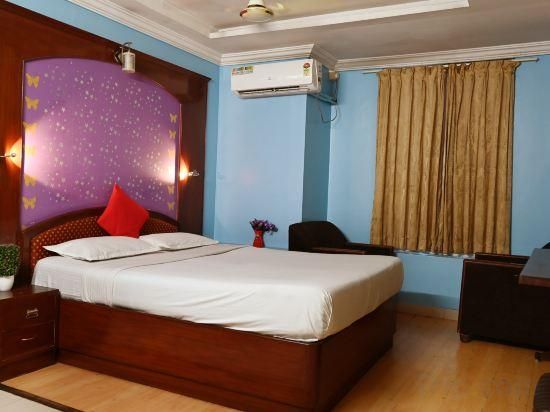 Classic Comforts Hotel Economy Room 5