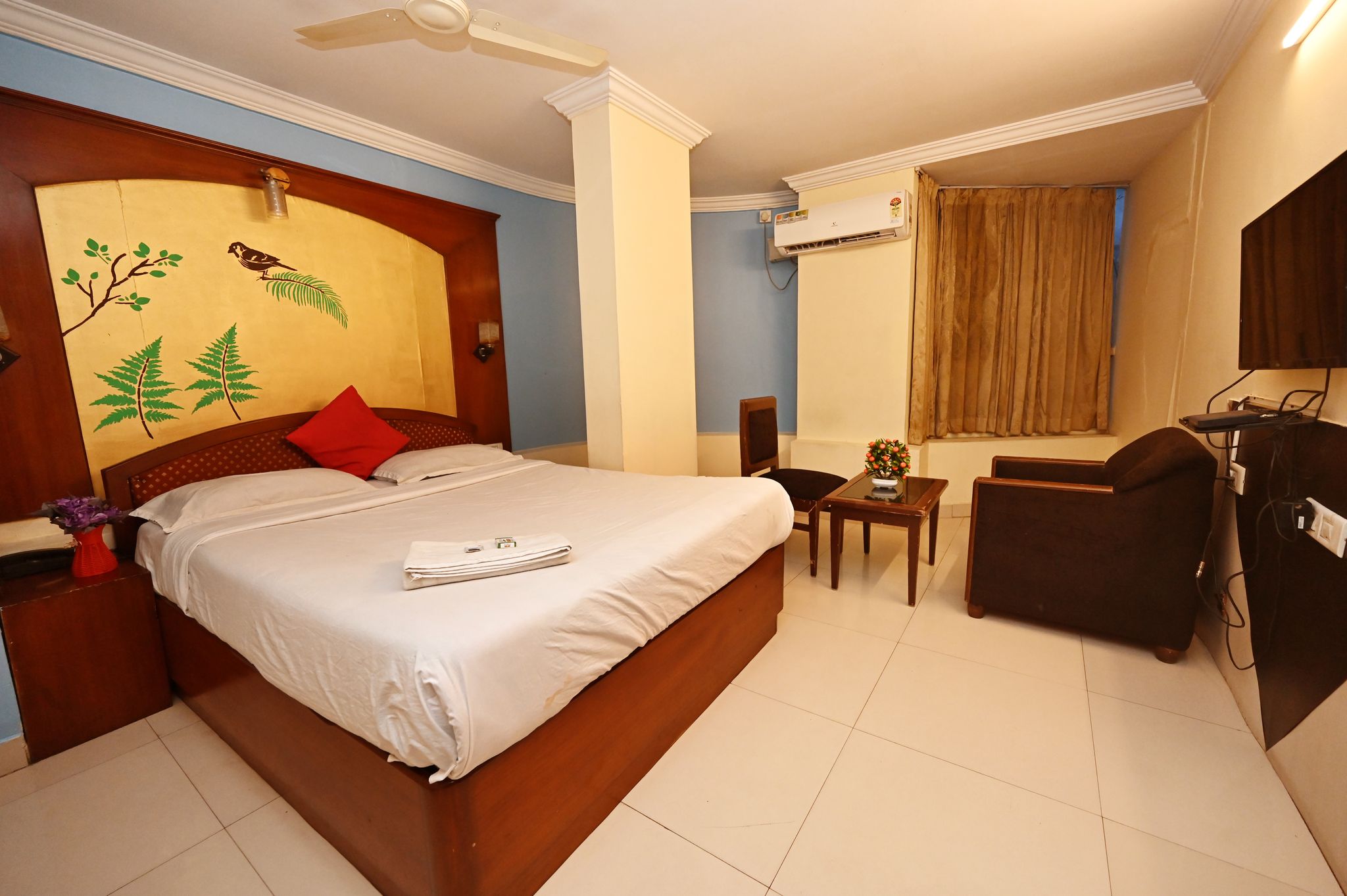 Classic Comforts Hotel Economy Room 4