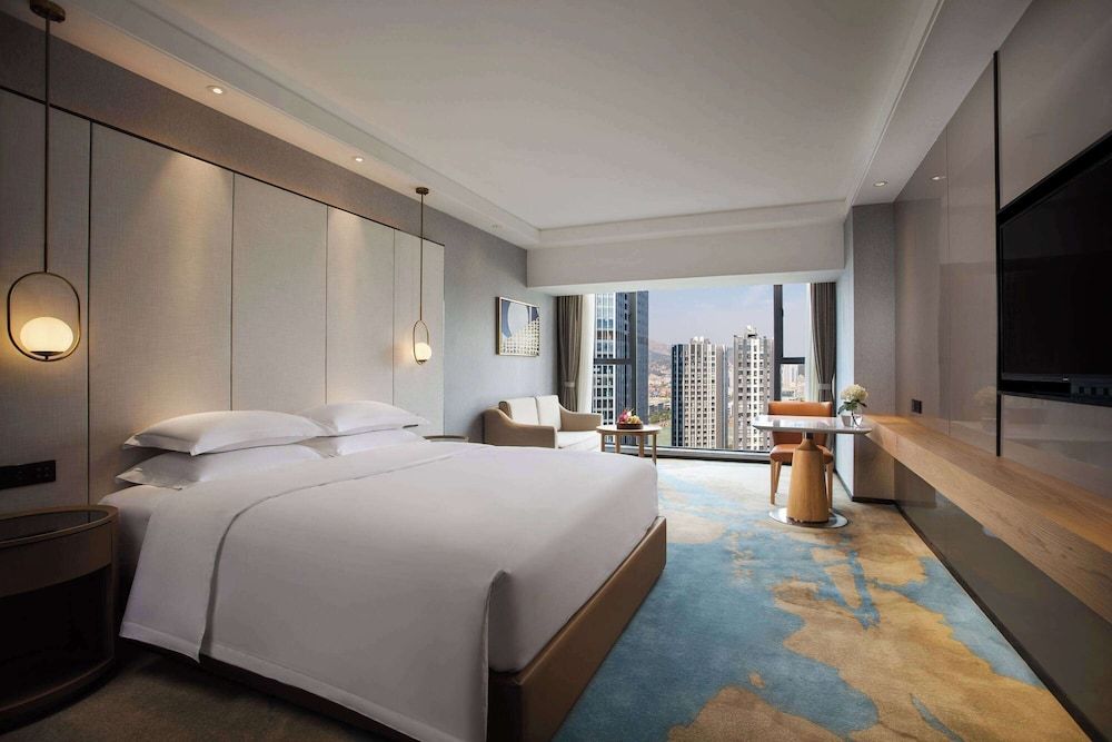 Deluxe Room, 1 King Bed, Non Smoking