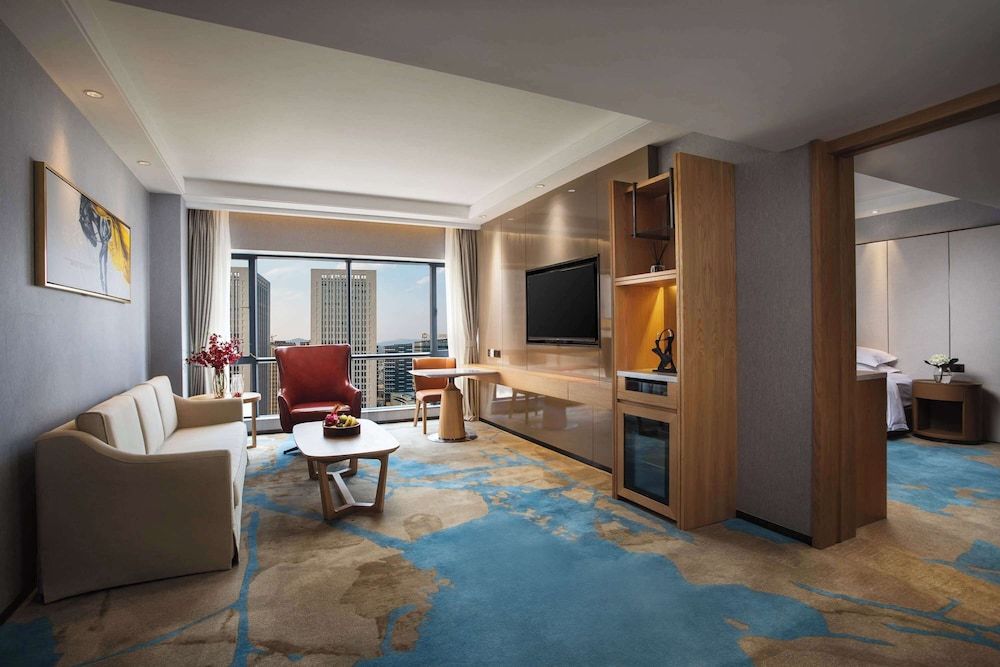 Suite, 1 King Bed, Non Smoking (Ramada)