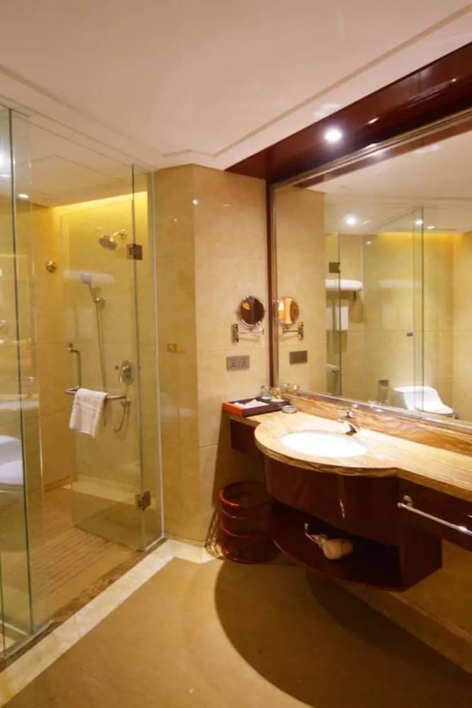 Ballad Jin Ling Hotel Business Suite 2