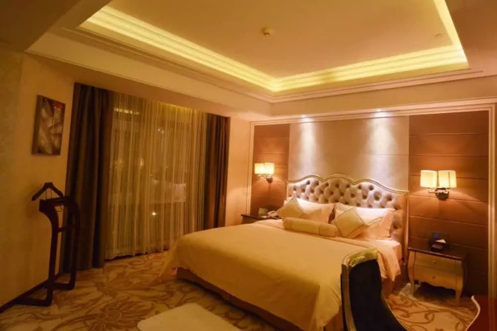 Ballad Jin Ling Hotel Business Suite