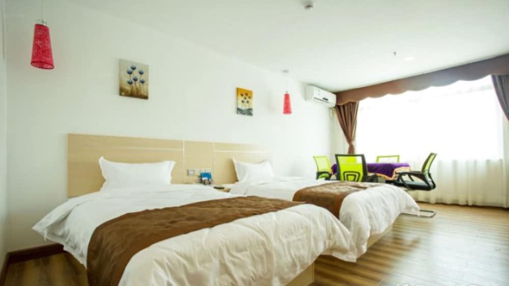 undefined 24 Hours Economic Hotel 5