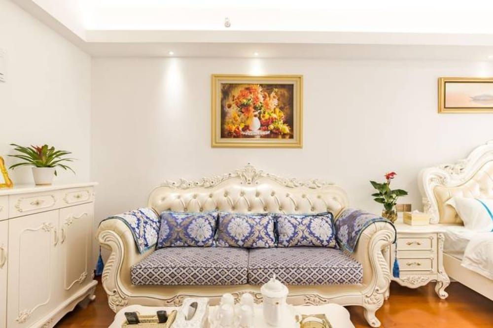 Western Theme Holiday Apartment Hotel Deluxe Double Room 3