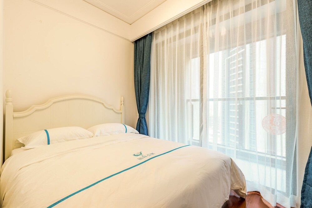 undefined Besten Apartment Shenzhen North Station 3