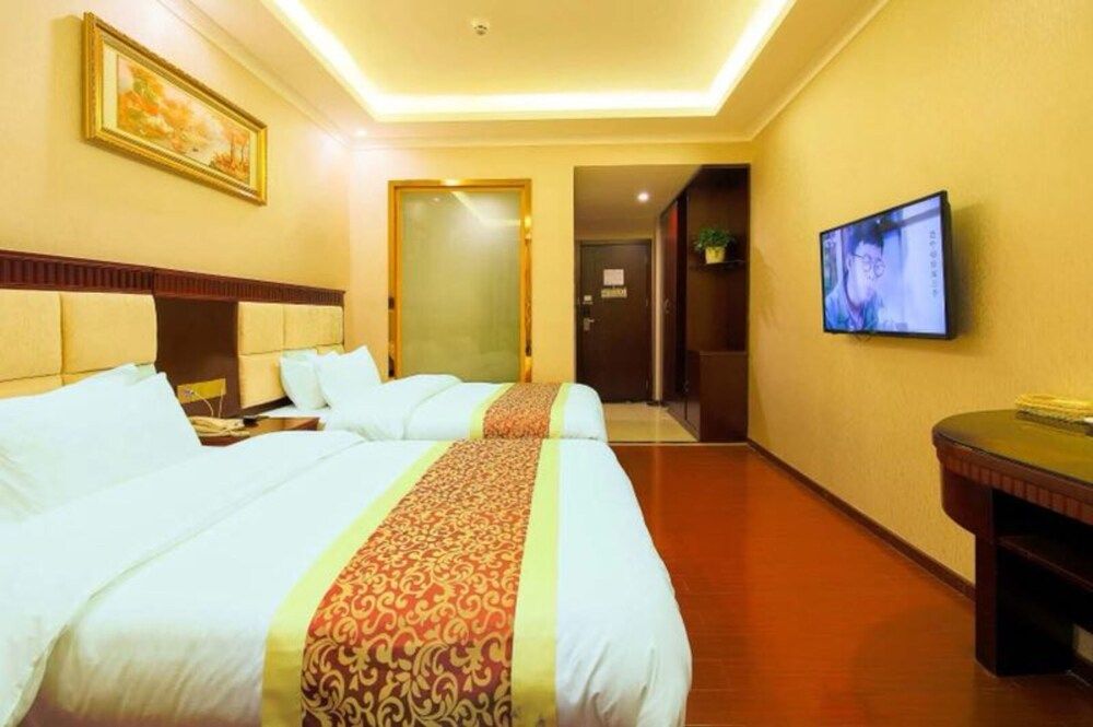 undefined Dongming Hotel Shenzhen Pingzhou Branch 2