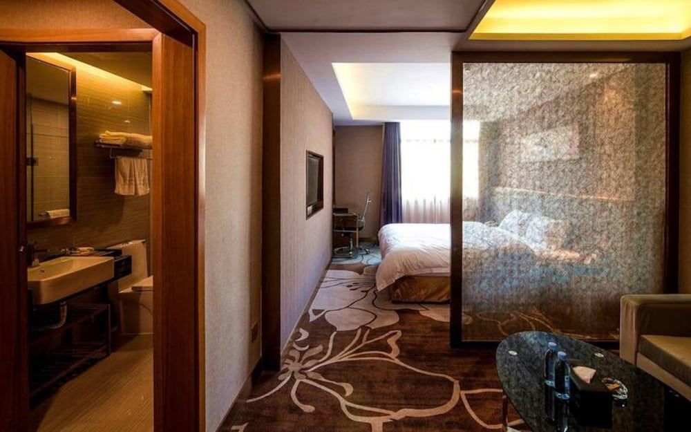 undefined CNHOL Radient Hotel (Shenzhen Qianhai Branch) 6