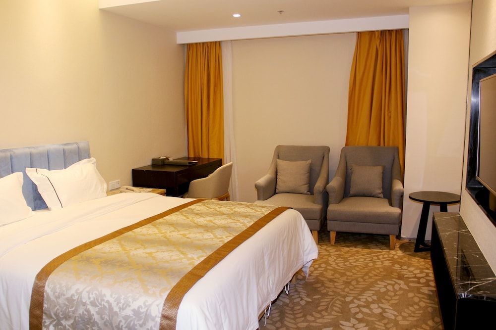 undefined Golden Central Hotel Shenzhen 9