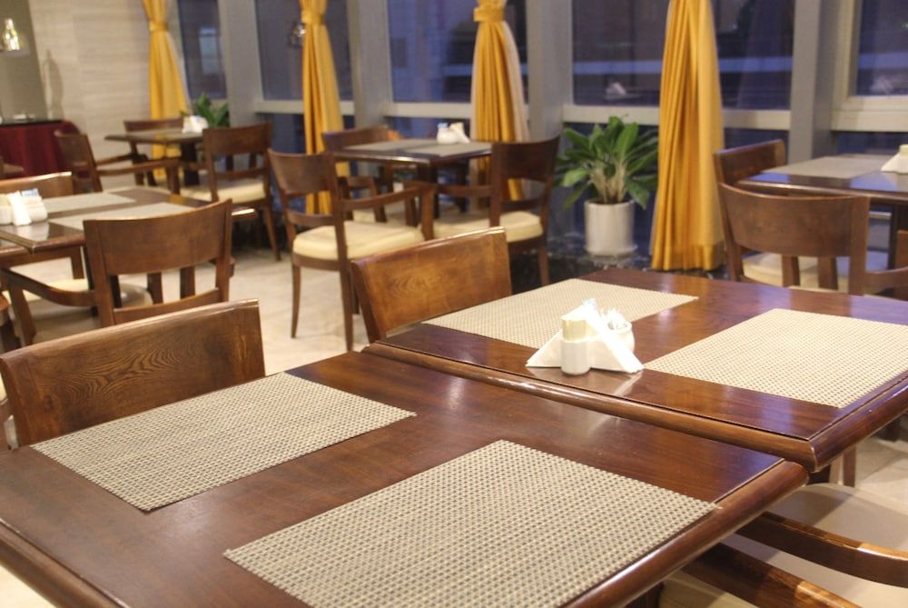 undefined Golden Central Hotel Shenzhen 6