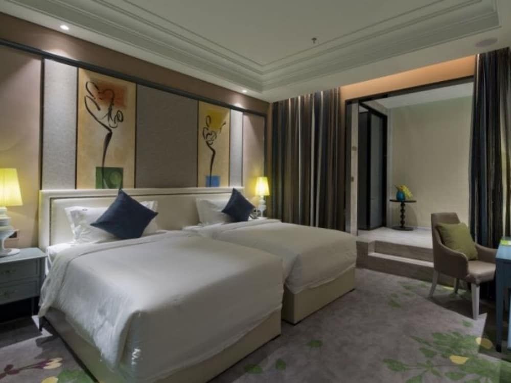 undefined GreenTree Eastern Shenzhen Luohu East Gate Hotel 3