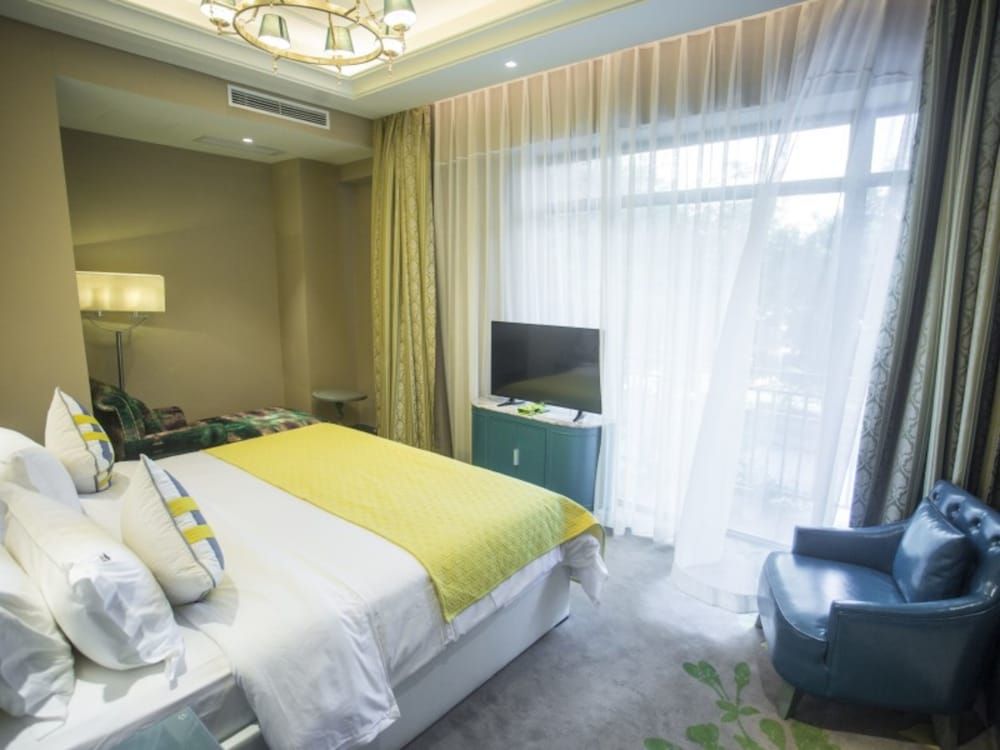 undefined GreenTree Eastern Shenzhen Luohu East Gate Hotel 9