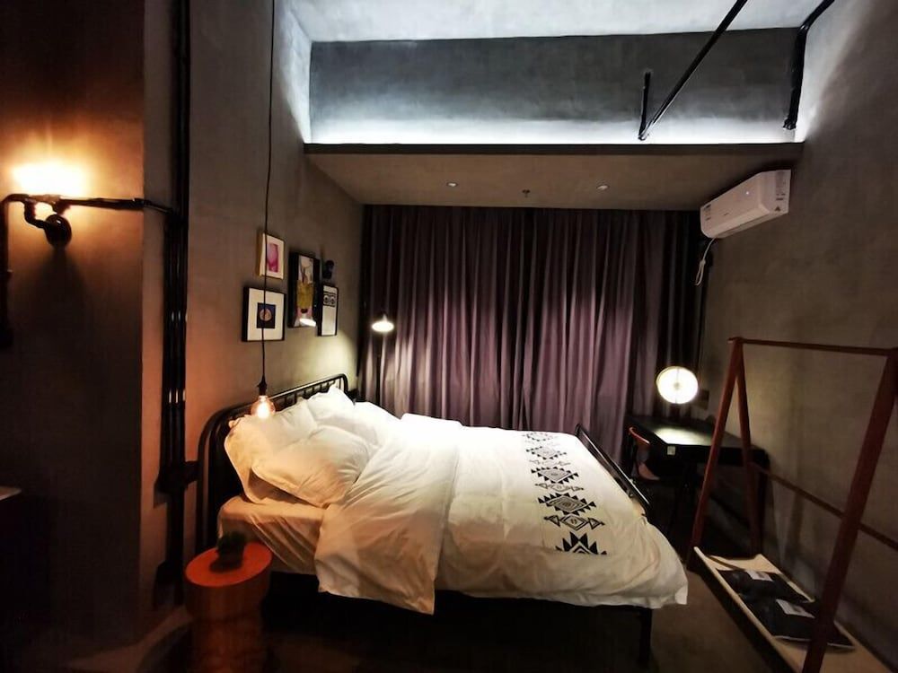 Black Gold Factory Boutique Design Hotel Exclusive Double Room 3