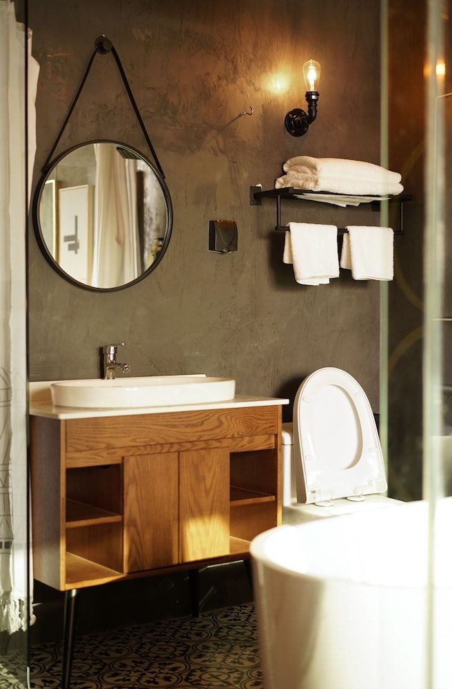 Black Gold Factory Boutique Design Hotel Industrial Wind Deluxe King Room 7