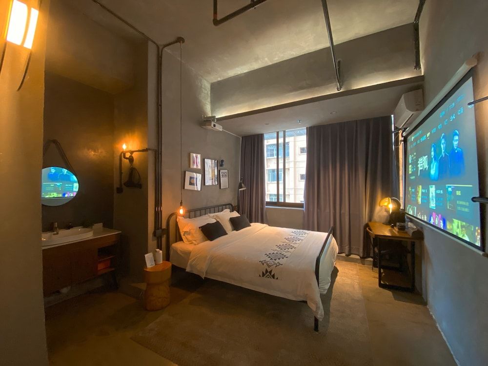undefined Black Gold Factory Boutique Design Hotel 3