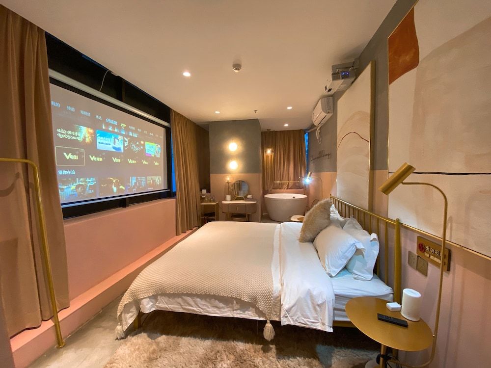 undefined Black Gold Factory Boutique Design Hotel 2