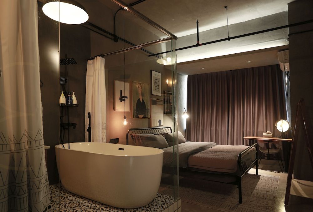 Black Gold Factory Boutique Design Hotel Industrial Wind Deluxe King Room 12