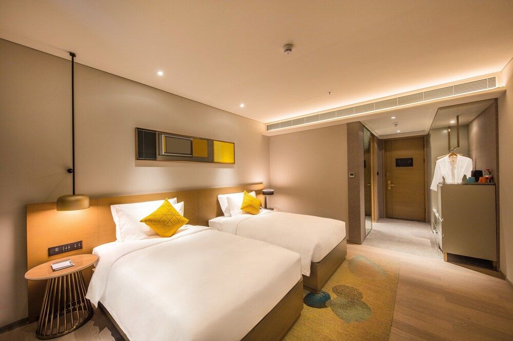 undefined The Mulian Hotel of Bantian Shenzhen 2