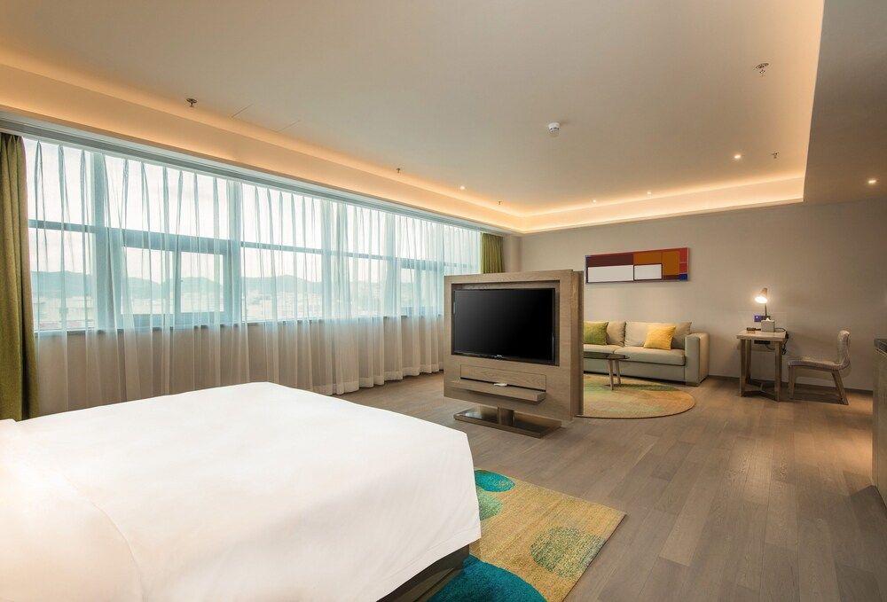 The Mulian Hotel of Bantian Shenzhen Design Suite 4