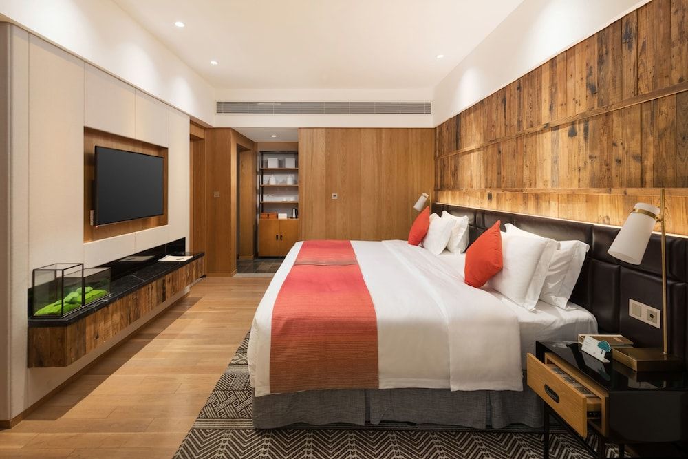 QI Hotel Deluxe Double Room, Smoking 2