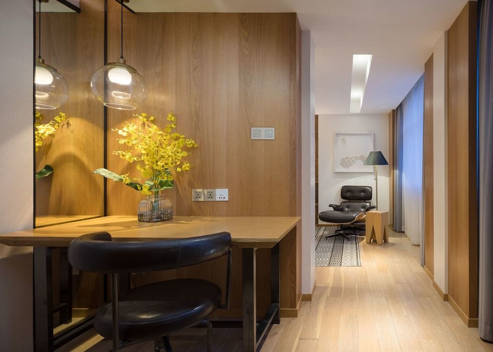 undefined QI Hotel 4