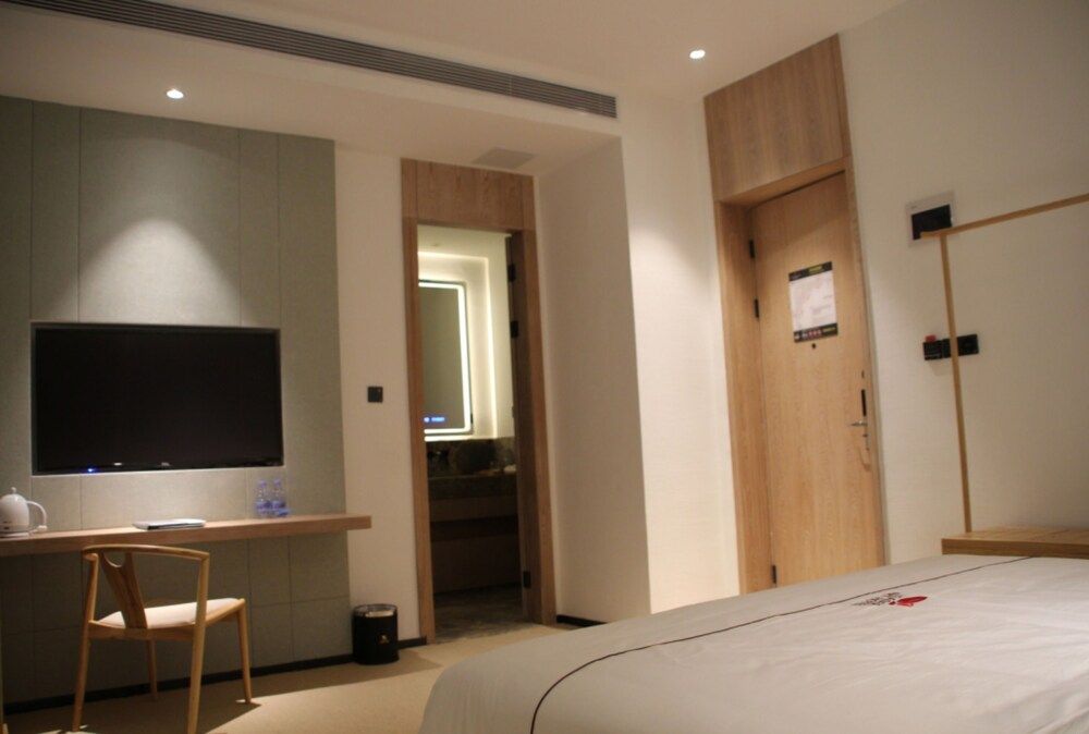Shenzhen Leader Art Hotel Elegant Double Room 2